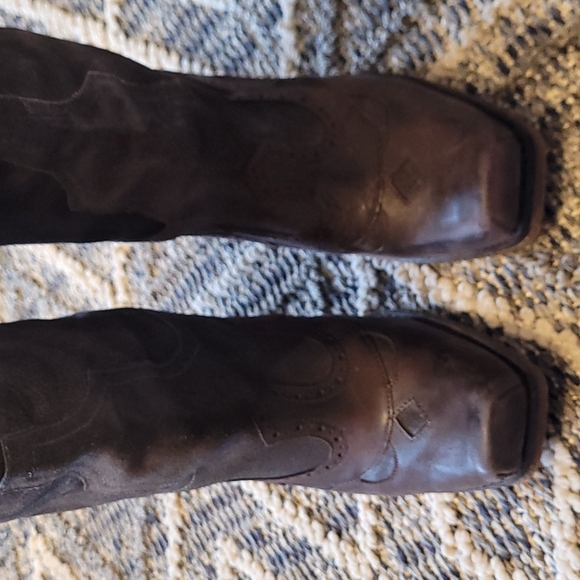 Donald Pliner by Lisa cowboy boots - Picture 2 of 4